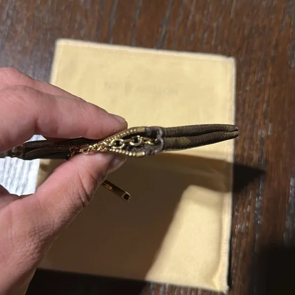 AUTHENTIC LOUIS VIUTTON KEY CLES - Picture 7 of 13